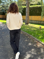 Pull Col V "Oui Oui" – Taille unique jusqu’au 48 ⭐️