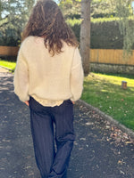 Gilet tout doux avec broches – TU jusqu’au 46 – Camel ou Blanc cassé ⭐️