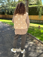 Gilet sans manches fausse fourrure à cœurs – Taille unique ⭐️