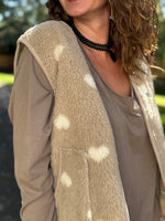 Gilet sans manches fausse fourrure à cœurs – Taille unique ⭐️