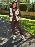 Gilet sans manches fausse fourrure à cœurs – Taille unique ⭐️