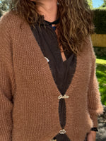 Gilet tout doux avec broches – TU jusqu’au 46 – Camel ou Blanc cassé ⭐️