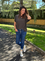 T-shirt uni col V – Taille unique jusqu’au 48 – 4 coloris 🖤