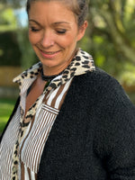 Gilet doux avec flocage "Amour" – Noir ou Écru – Taille unique jusqu’au 48 – Fabriqué en Italie
