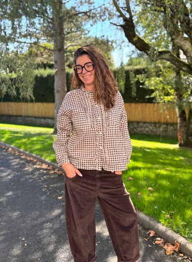 Chemise à carreaux & froufrous – TU jusqu’au 44 – Camel, chocolat ou noir 🖤