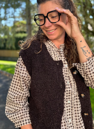 Gilet sans manches moumoute – TU jusqu’au 44 – Camel, chocolat ou noir 🖤