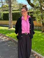 Pantalon large élastiqué – Taille unique jusqu’au 50 – Disponible en noir ou marron
