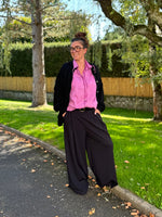 Pantalon large élastiqué – Taille unique jusqu’au 50 – Disponible en noir ou marron