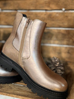 ★ Bottines champagne effet croco – Chic & audace