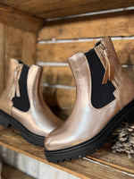★ Bottines champagne effet croco – Chic & audace