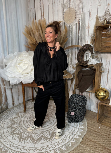 ★ Jean ballon noir – L’allure cool-chic par excellence
