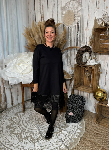 Robe noire fluide détail dentelle ★ Made in Italy