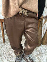 Jogging satiné marron brillant – Loulou l’Étoile ★ Élégance & confort ★ Made in Italy